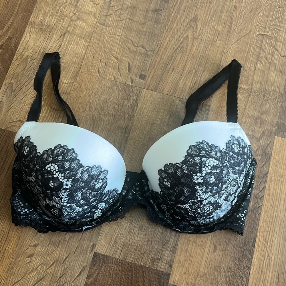 VS Dream Angels bra size 34D